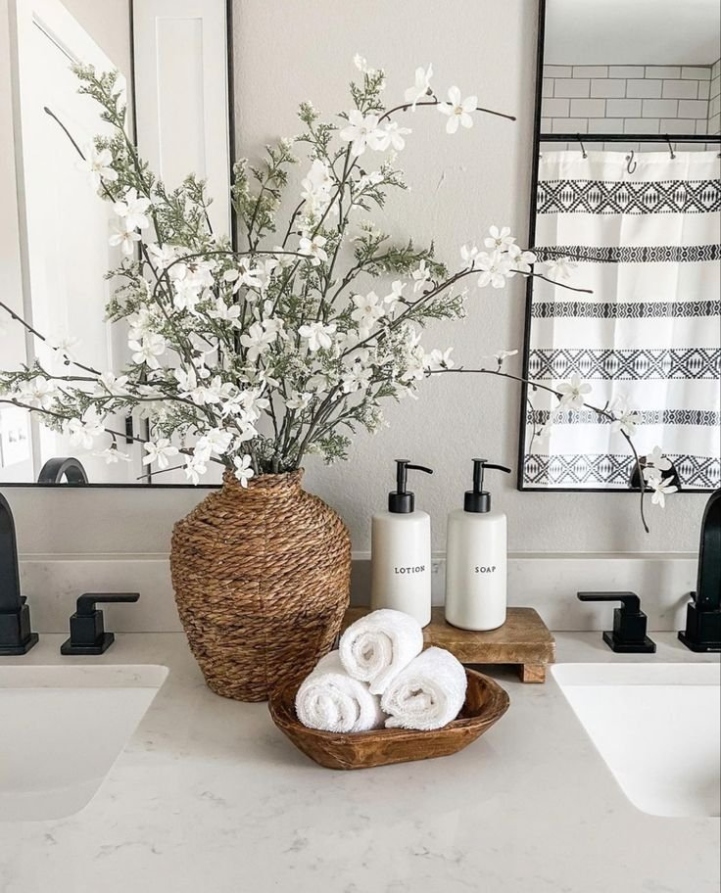 Transform Your Bathroom With These Trendy Decor Ideas!