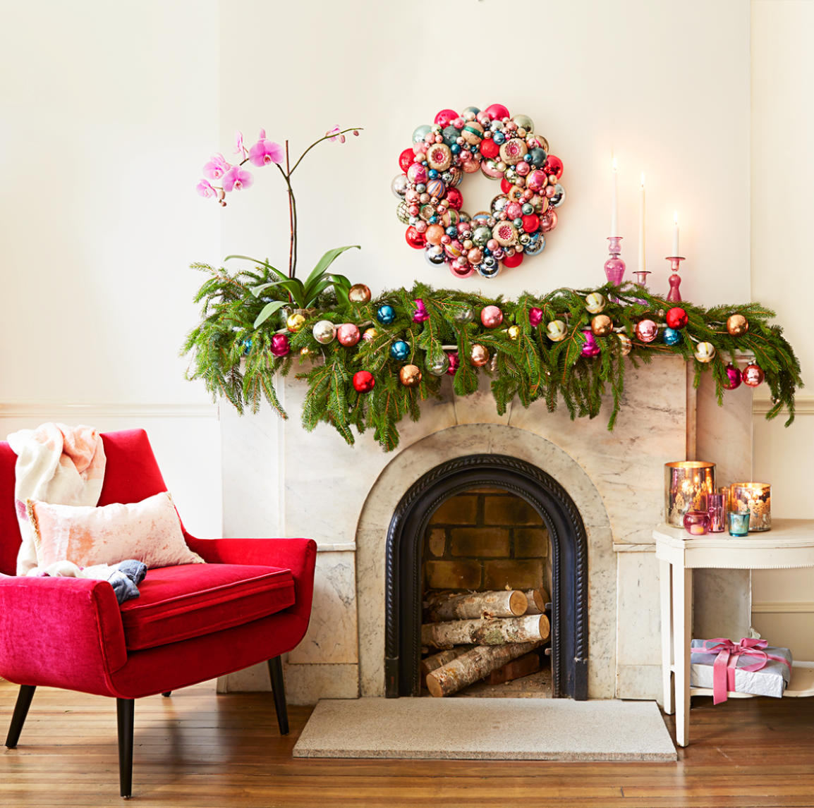 Deck The Halls: Creative Christmas Mantel Decor Ideas To Spruce Up Your Home