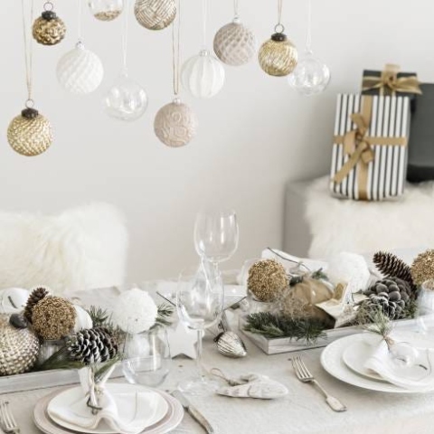 Festive And Fabulous: 15 Creative Christmas Table Decoration Ideas To Wow Your Guests