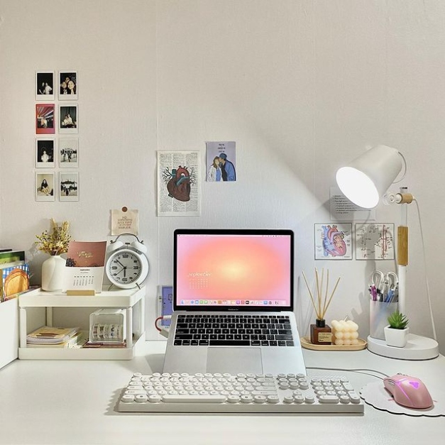 Desk Decor Delight: 10 Creative Ideas To Transform Your Workspace